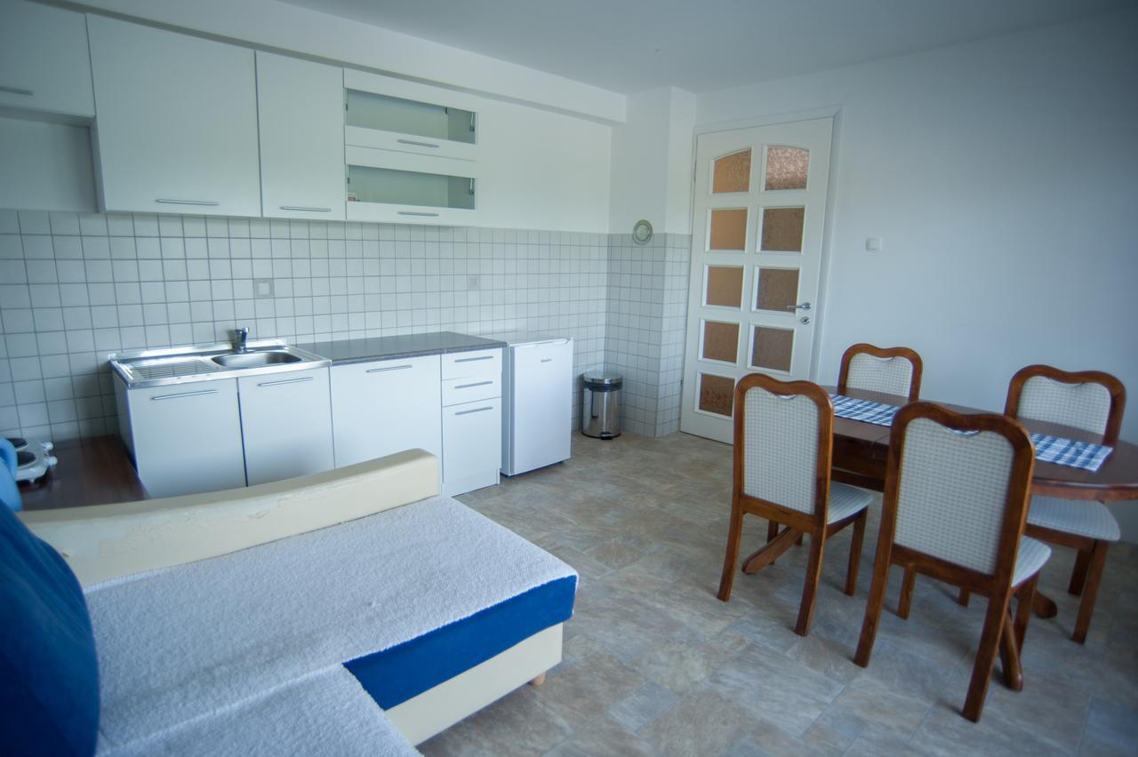 Hostel Larisa Banja Luka Extérieur photo