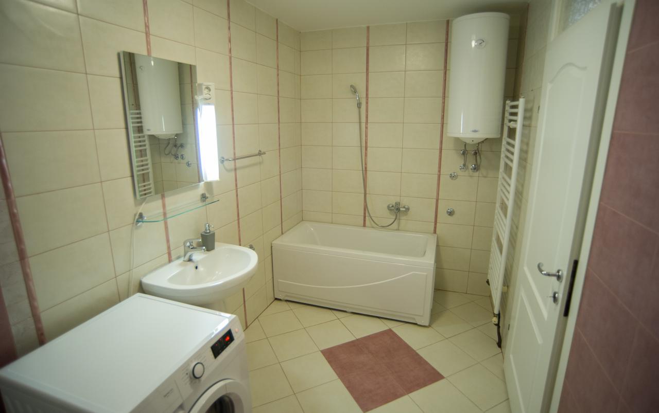Hostel Larisa Banja Luka Extérieur photo