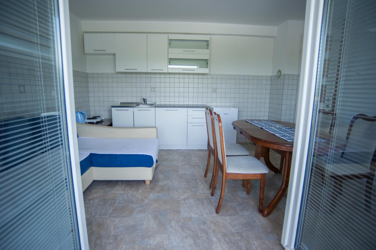Hostel Larisa Banja Luka Extérieur photo