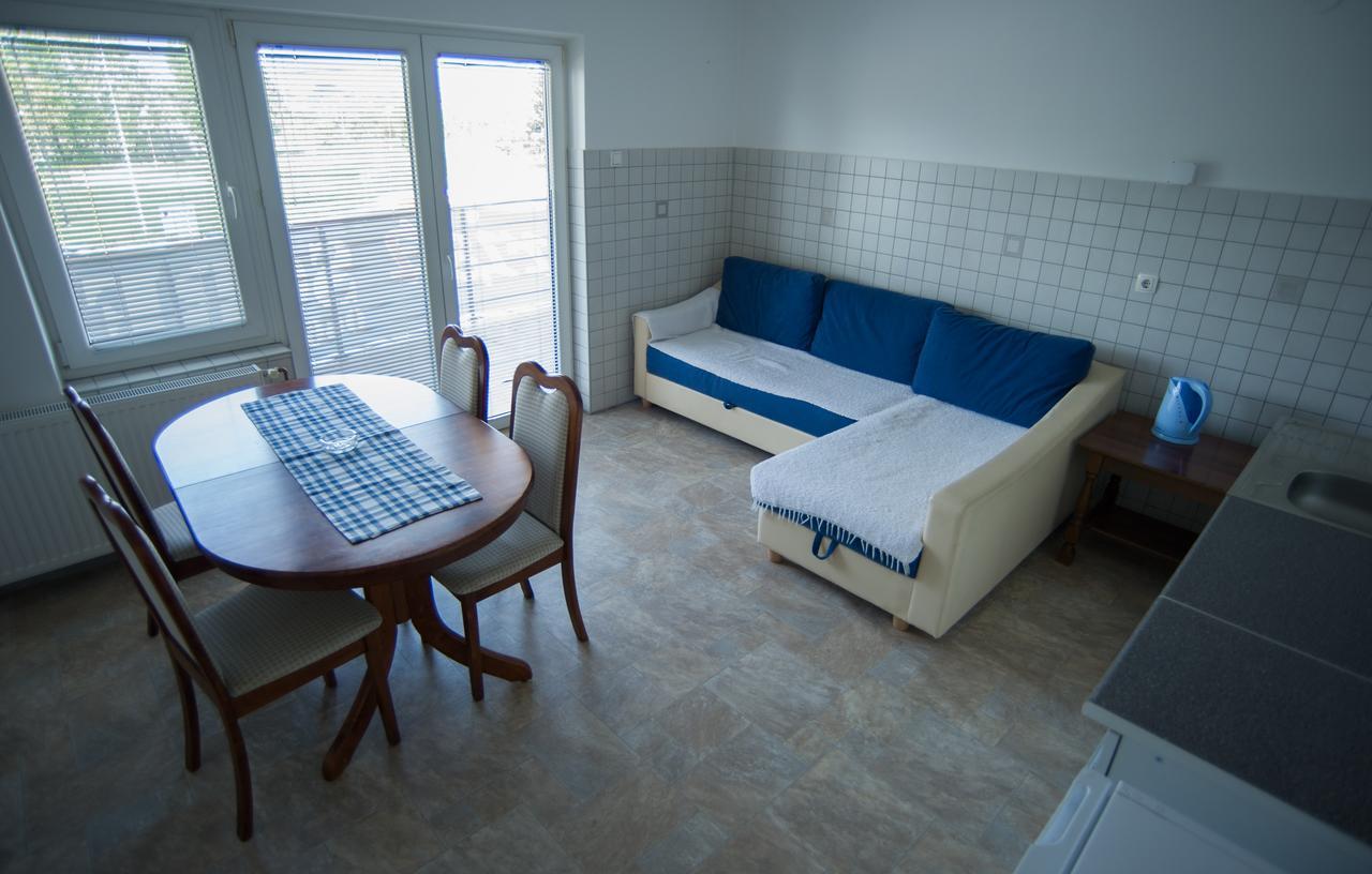 Hostel Larisa Banja Luka Extérieur photo