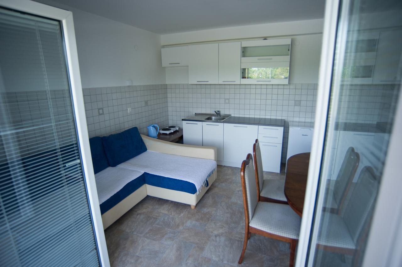 Hostel Larisa Banja Luka Extérieur photo